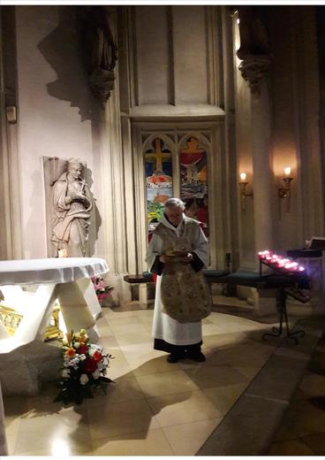 P. Benno im Messgewand des hl. Klemens Maria Hofbauer