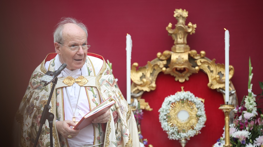 Kardinal Schönborn predigt zu Fronleichnam / Erzdiözese Wien/ Schönlaub