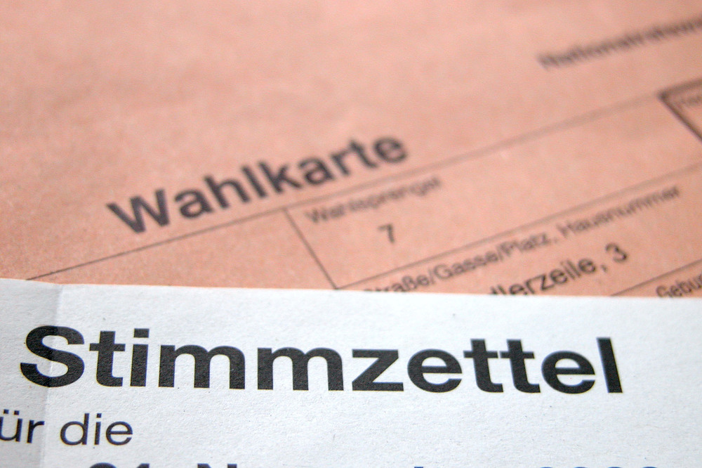 Oesterreichische Wahlkarte / bilderbox.com Oesterreichische WahlkarteCopyright (2002) by BilderBox.com; Erwin Wodicka, A-4062 Breitbrunn. Tel.: 0043 676 5103 678. Veroeffentlichung nur nach unseren AGBs: www.bilderbox.com/agb.html. Bild honorarpflichtig! Konto DEU: Spk.Passau, BLZ 7405000