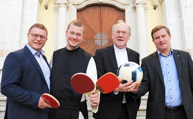 DSGÖ-Obmann Eppensteiner, Olympiakaplan P. Chavanne, Sportbischof Schwarz, Sportpfarrer Richter (v.l.) / Diözese St. Pölten / Wolfgang Zarl