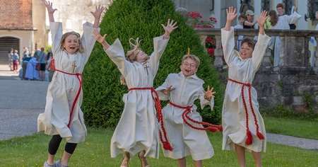 Rund 1.000 Ministrant*innen aus ?ber 90 Pfarrgemeinden Ober?sterreichs kamen am Samstag, 14. Juni, in das Stift St. Florian, wo der gro?e Ministrant*innen-Tag der Di?zese Linz stattfand. Veranstaltet vom Team Kinder | Katholische Jungschar, verwandel