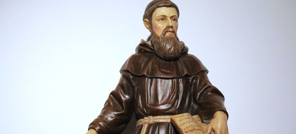 Heiligenstatue von Engelbert Kolland / OFM Austria / Beda Puchinger ofm Salzburg: Heiligenstatue Engelbert Kollands in Franziskanerkirche