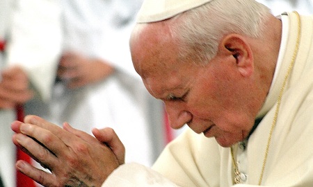 Papst Johannes Paul II. betetSalzburg, 19.6.98? Franz Josef Rupprecht; A-7123 M?nchhof; Bank: Raiffeisenkasse M?nchhof (BLZ: 33054), Kto.-Nr.: 17608 