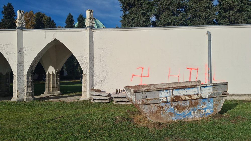 Brandanschlag auf jüdischem Teil des Wiener Zentralfriedhofs / Oskar Deutsch/IKG via X