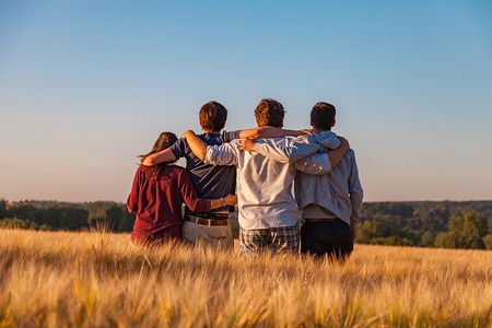 Ö3-Jugendstudie: GenZ distanziert zu Kirchen und dennoch religiös