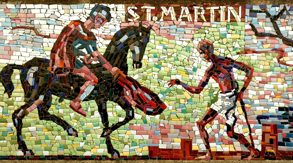 Der hl. Martin von Tours teilt seinen Mantel mit einem Bettler: Mosaik an der Fassade des Caritas Altersheimes St. Martin.     
Wien, 13.9.2005         
? Franz Josef Rupprecht; A-7123 M?nchhof; Bank: Raiffeisenbank M?nchhof (BLZ: 33054), Konto.-Nr.: