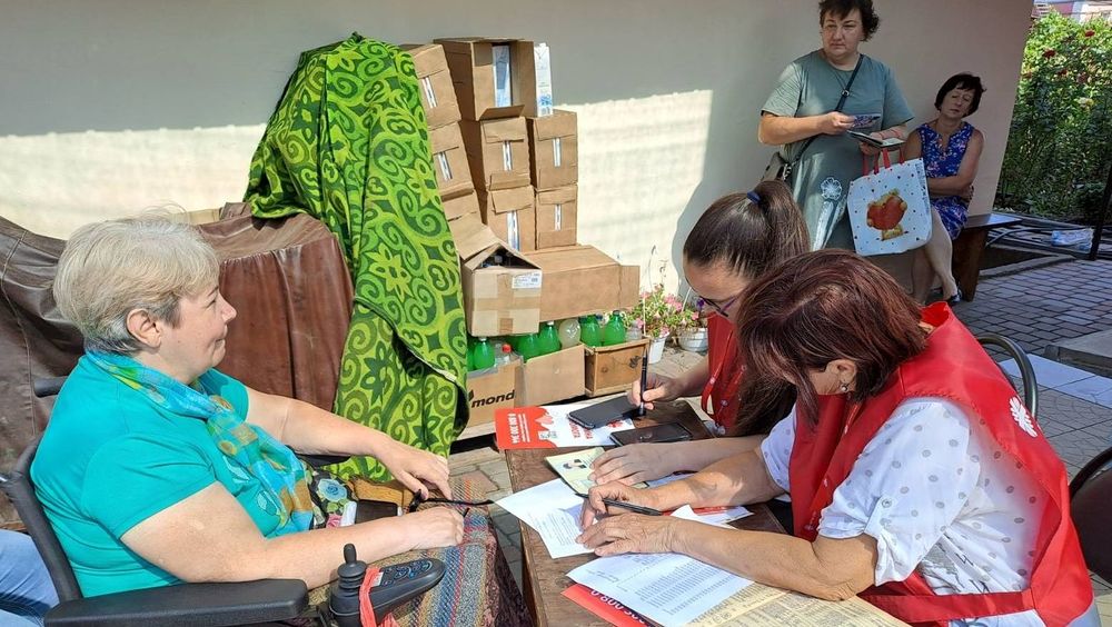 Caritas-Mitarbeiterinnen in der Ukraine bei Hilfsmaßnahmen / Caritas-Spes Ukraine