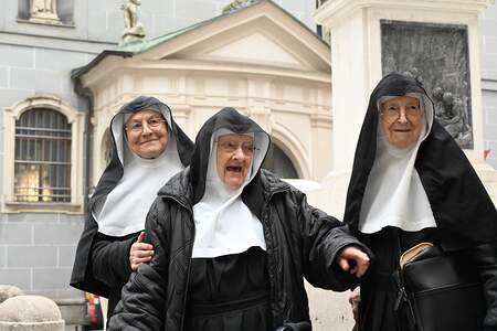 Ordensfrauen von Kloster Goldenstein