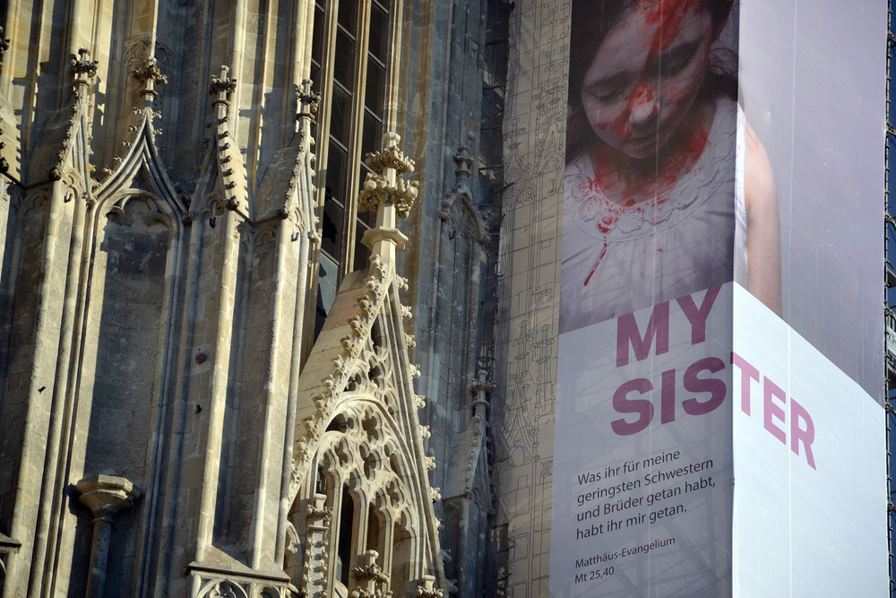 'My Sister' von Gottfried Helnwein am Wiener Stephansdom / Kathpress / Gutenbrunner