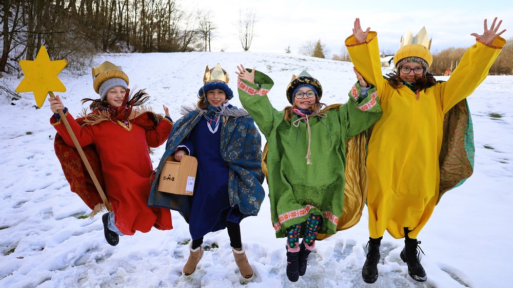 Sternsinger / Dreikönigsaktion/Jana Hofer Vorarlberger Sternsinger vor Papst-Treffen bei Botschaftern in Rom