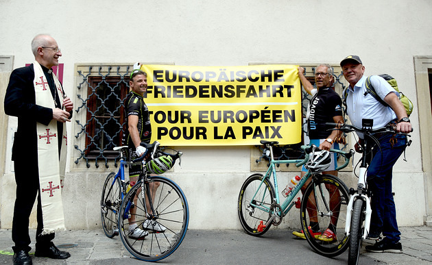 Start der Rad-Friedensfahrt nach Fatima / kathpress / Pernsteiner