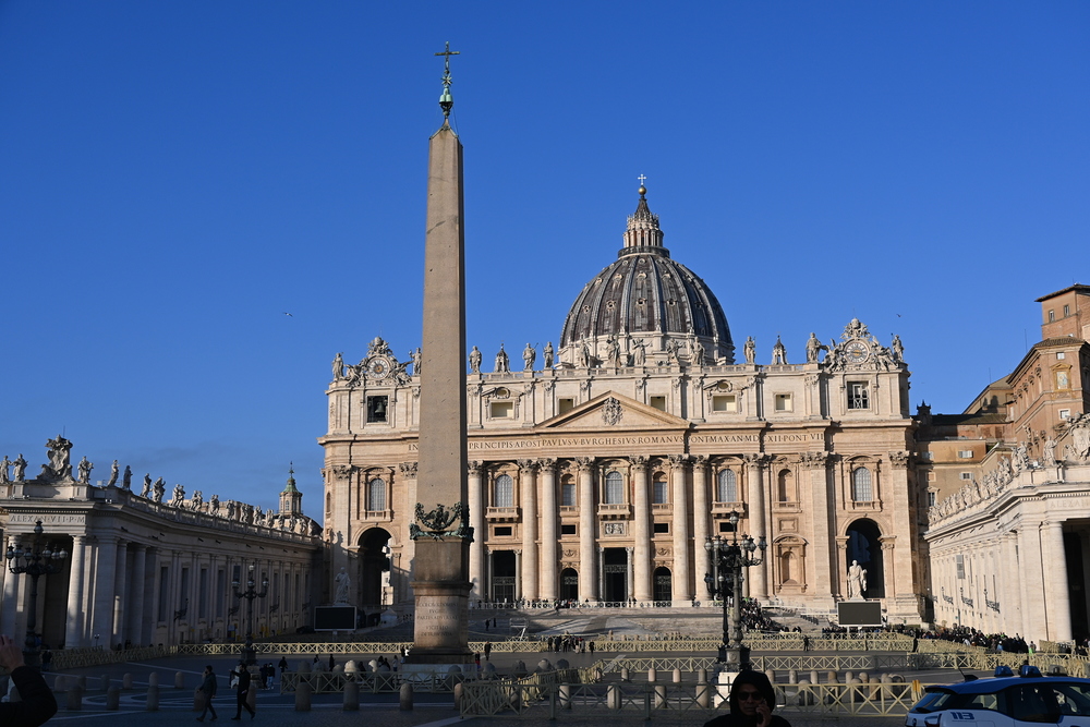Petersdom in Rom / Paul Wuthe / Kathpress Papstwahl: Team um Österreicher schaltet Vatikan-Telefonnetz ab