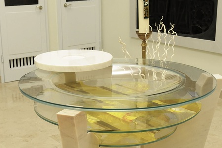 Modernes Taufbecken von Heinz Ebner